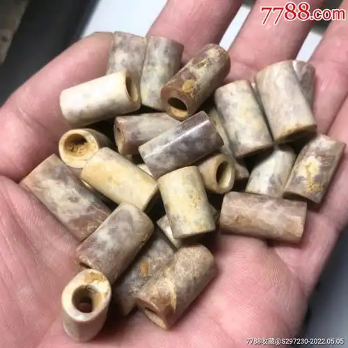 浙江良渚文化红头管珠