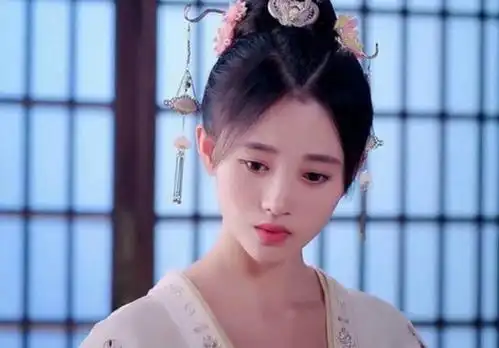 古装女星戴发簪,迪丽热巴垫底,赵丽颖第3,最美是她!