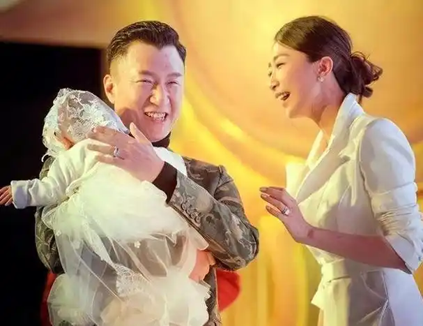 丁嘉丽坦言:这辈子做过最后悔的,就是捧红孙红雷这个"白眼狼"