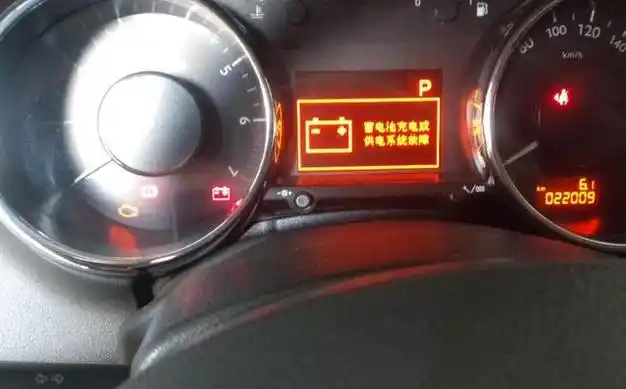 汽车电瓶指示灯亮了,可能是这3种原因导致的,及时检查更换