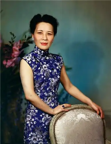 赵四小姐结婚那天,要求张学良做一亲昵动作,看到的人都流泪