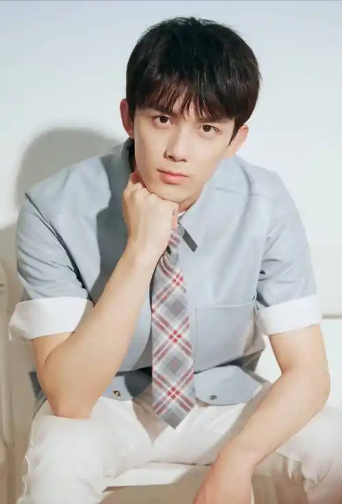 表演专业全国第一的成绩被北京电影学院录取,2021年9月14日,吴磊在大