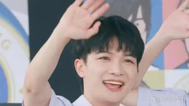 在乌克兰利沃夫国立音乐学院的学习经历,为他的音乐之路奠定了坚实的