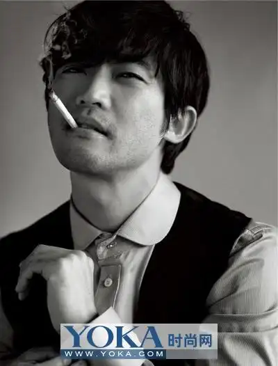 安在旭成熟的气质在娱乐圈经久不衰