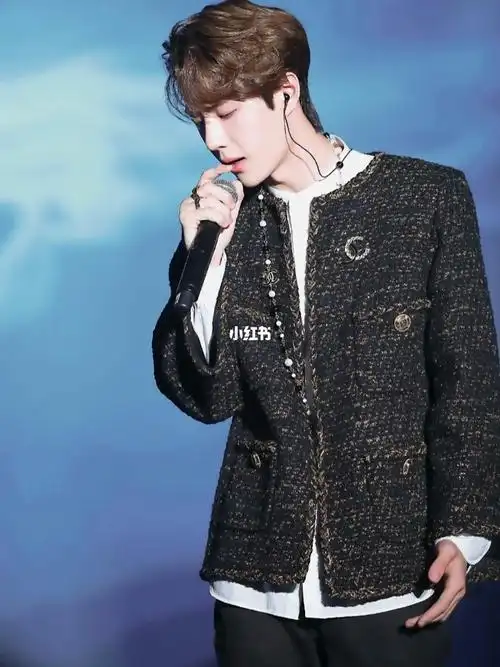 王一博chanel香奈儿埃及手工坊黑金外套