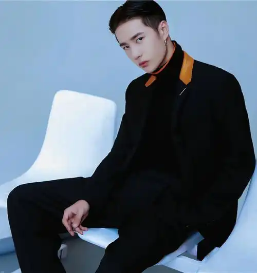 男明星寸头可以有多帅#都说寸头是检验帅哥的标准,王一博的寸头,干净