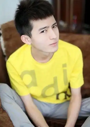 初中男生无刘海发型 男生短发无刘海发型图片(4)