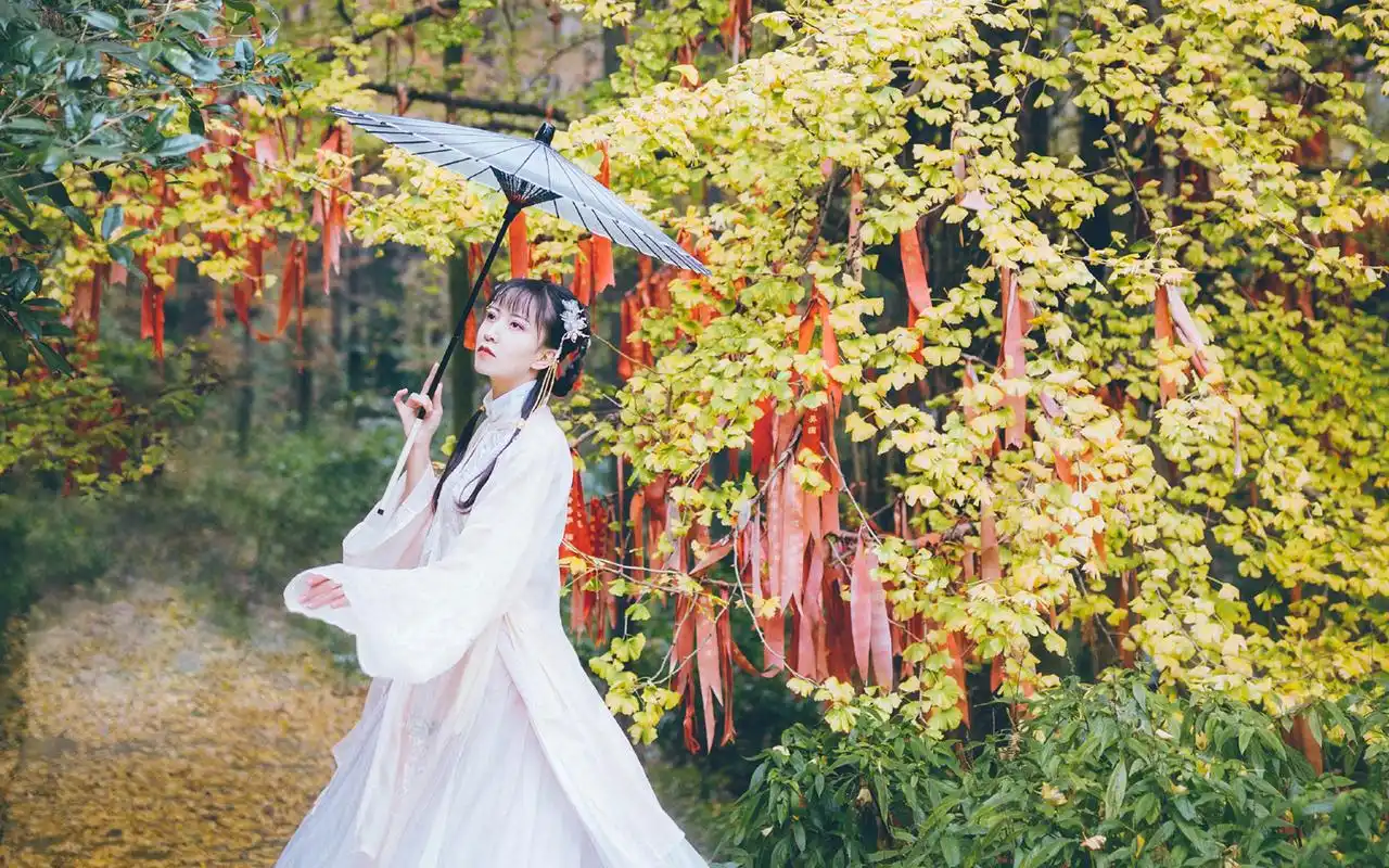 古装持伞少女唯美高清桌面壁纸-美女壁纸-壁纸下载-美桌网