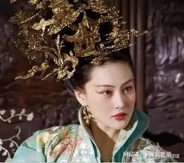 人间水蜜桃张馨予169cm黄金臀腿比这谁能顶得住啊