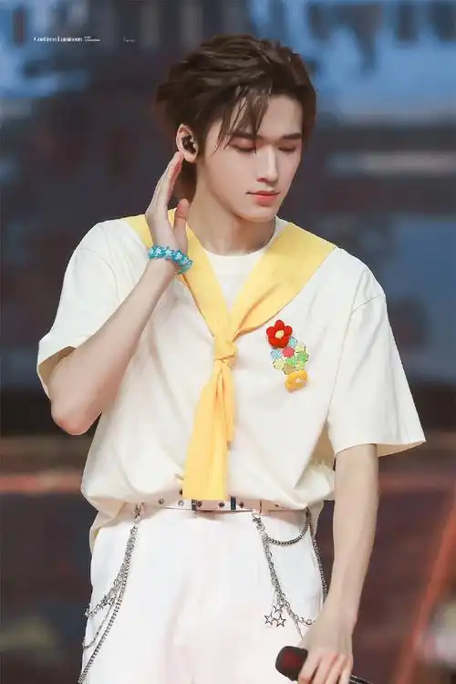 宋亚轩澳门演唱会##时代少年团叁重楼暨出道四周年演唱会