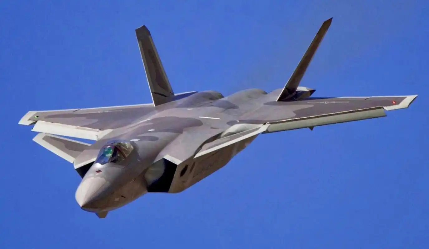 中国歼20重型隐身战斗机高清大图