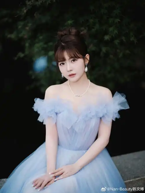 日报·梦想音乐会今天是可爱中带着优雅的71566赖美云超话妆发