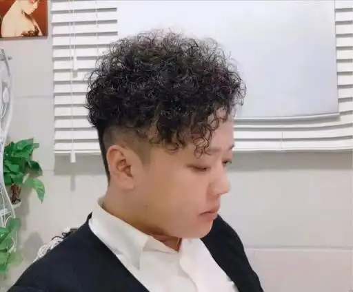 图片[5]-男士烫头发型有哪些种类名称及图片(男生烫发型种类名称)