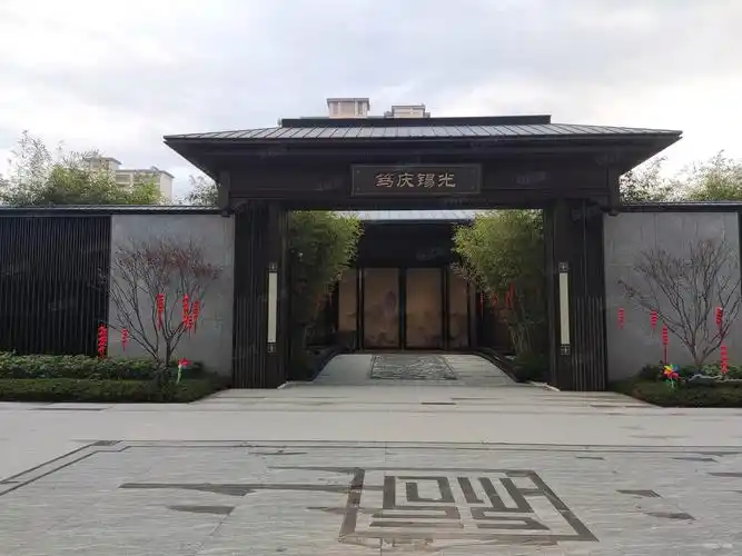 龙湖盛天景粼天著一期