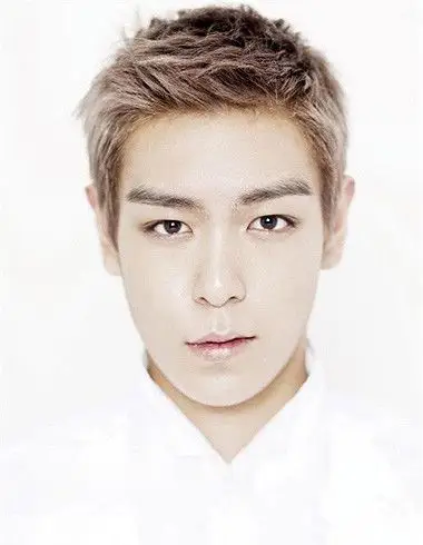 瓜子脸男生适合什么发型这5款剪了很帅