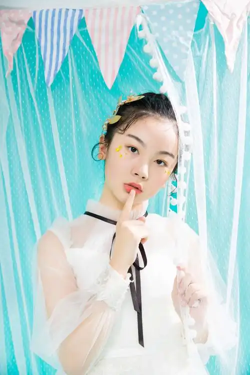 可爱的小姑娘,我12岁了!