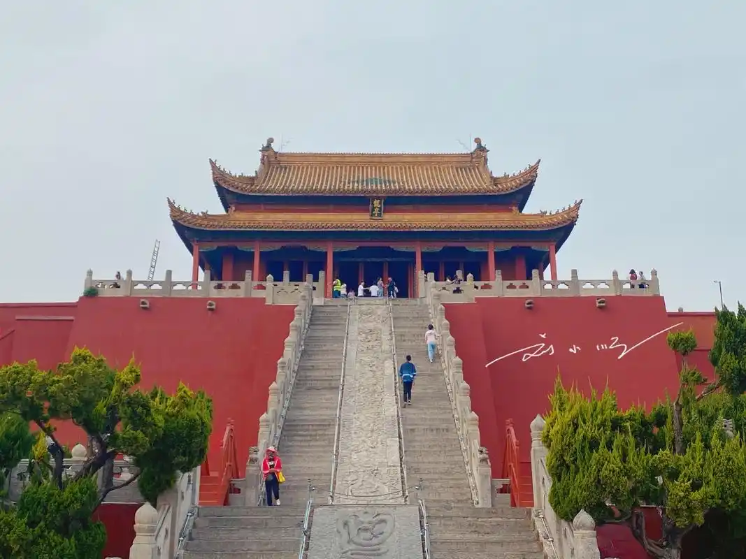 河南开封最霸气的公园,建在六朝皇城遗址上,还被称为华中小故宫