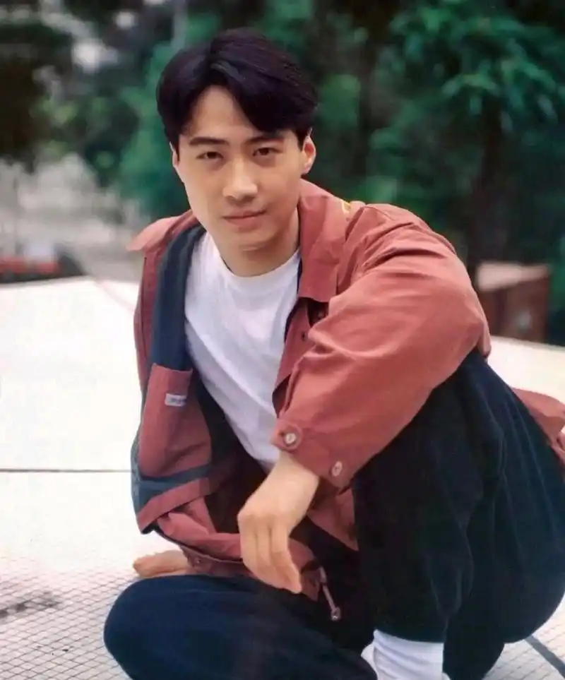 年轻时的黎明真帅