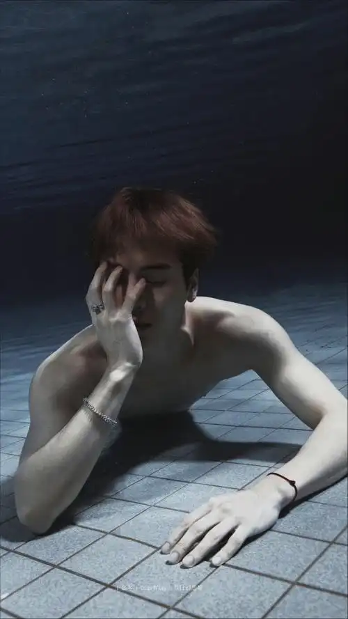 王嘉尔必须是内娱男菩萨!这个身材这么大方真的可以!__财经头条