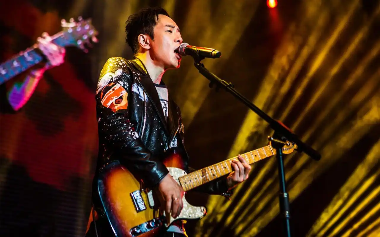 黄贯中 丨 把成长留给黄贯中