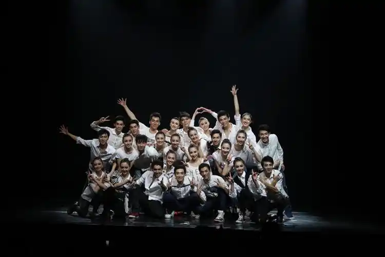 北京舞蹈学院 2012级中国古典舞系1班毕业照