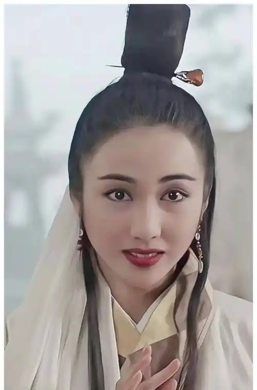 十二位周芷若扮演者,个个貌美如花,但周海媚最经典,高圆圆最仙_版本