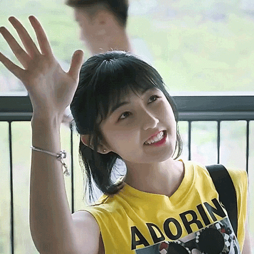 张子枫,带着你的梦想一路向前走