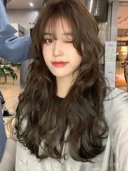气垫烫免打理,这款发型显发量有气质