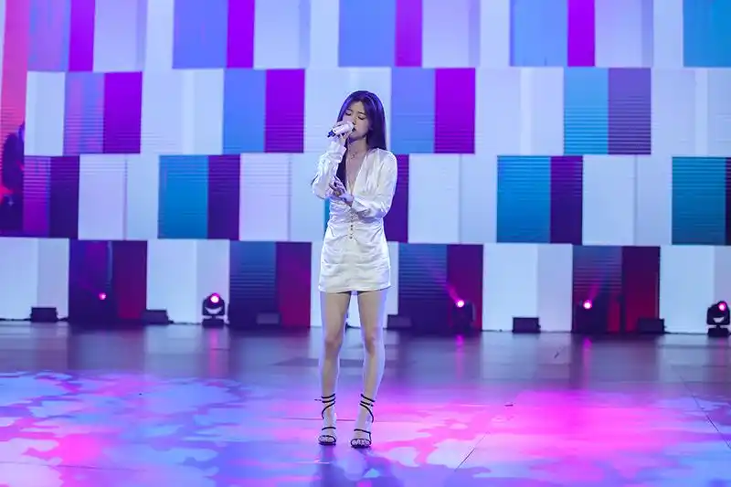 6 crozz交付之夜,撒贝宁"本色"主持,整个夜晚满是温度