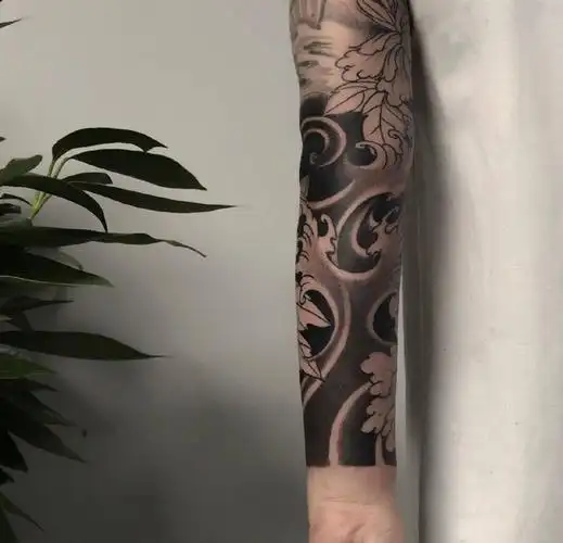 花臂衔接(大臂艺姬非本人作品)纹身图片_手臂新传统纹身图案(3)