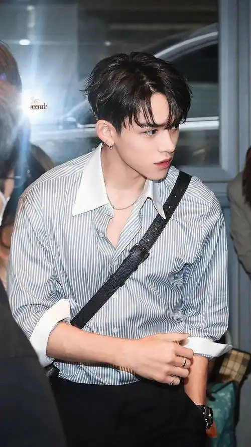 nct黄旭熙更新ins威神v成员刚有舞台这个人就出来刷存在感