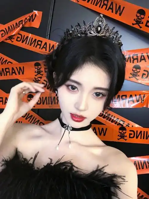 黑天鹅造型霸气女生头像必备鞠婧祎