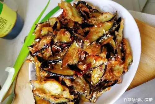 夏天就馋这油炸茄子,外皮香酥爽脆,茄肉酱香软糯,解馋不腻口