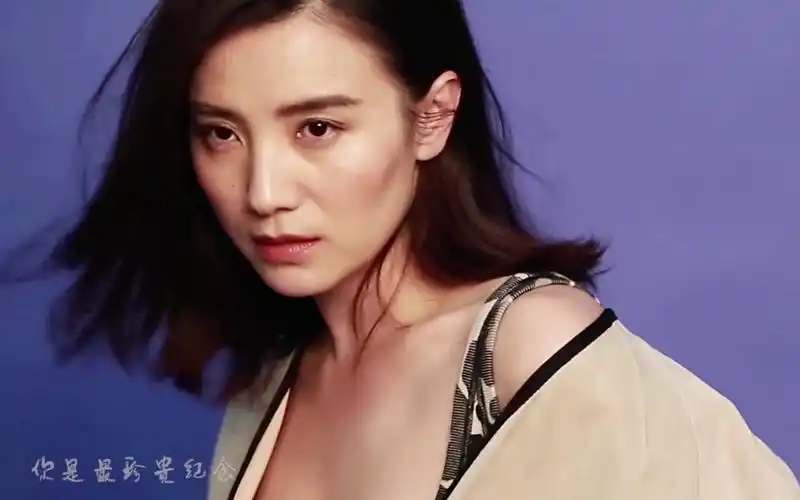 【宋佳】颜值巅峰 | 踩点混剪 | 浮光三千比不上你的甜!