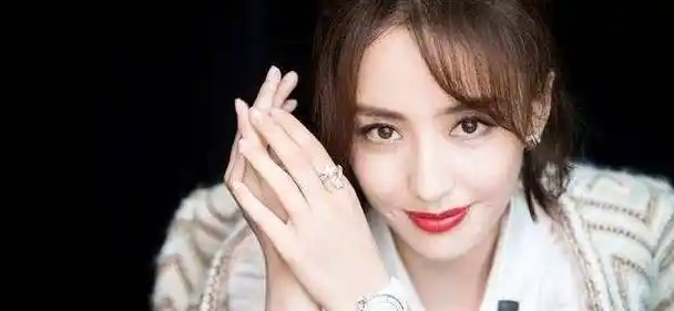 《完美关系》,马邦尼的偏心妈出场,可是佟丽娅的话有些让人生气_江达