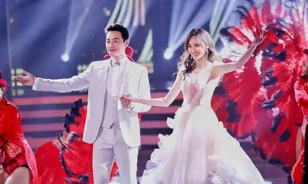 罗晋和唐嫣,结婚5年后,活成娱乐圈夫妻教科书_感情_经历_爱情