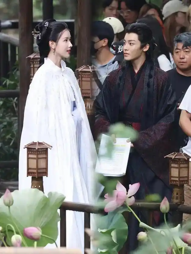 侯明昊《大梦归离》未播先火,陈都灵古装绝美,配角团里熟人太多|程潇