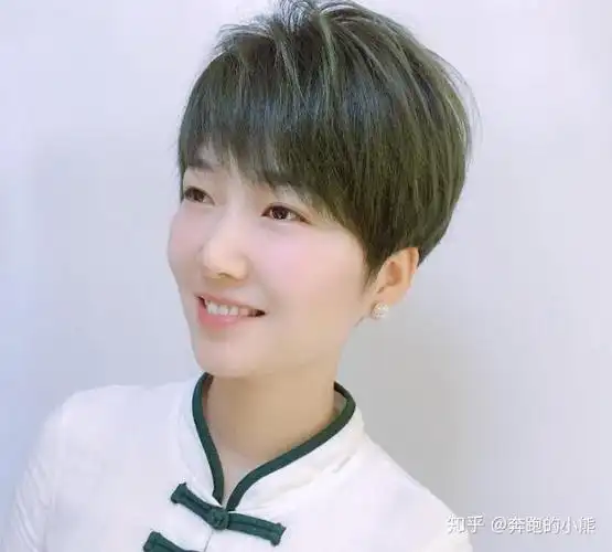 不染不烫的短发发型有哪些