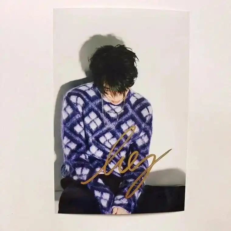 蔡徐坤 微博之夜 一些库存签名照/少量海报 只有几份#明 - 抖音