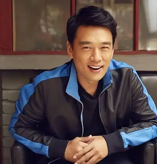 回顾王耀庆妻子郭晏青相识于小学4年级婚后生2子有艰辛有幸福