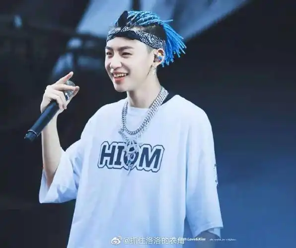 小鬼又绑脏辫了##小鬼彩色脏辫造型