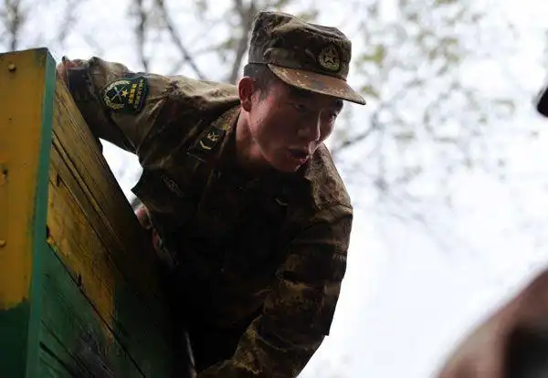 吉克克的 告诉你"兵王"是怎样炼成的?(组图)