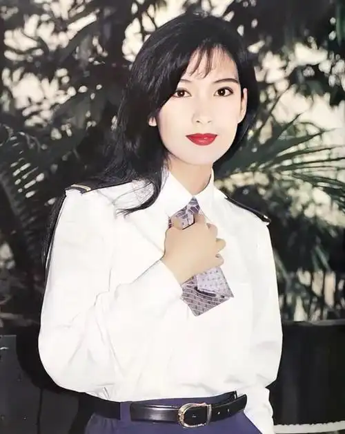 "玉女掌门人"周慧敏的励志人生,和她一生痴爱的那个男人