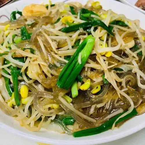 豆芽炒粉丝,做法简单又下饭