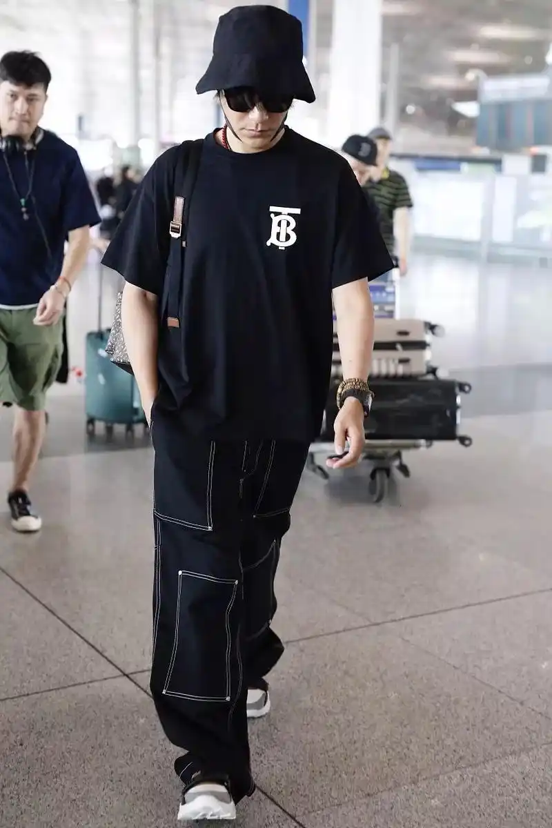 海报街拍入夏时髦穿搭跟男明星学学如何穿得更有型