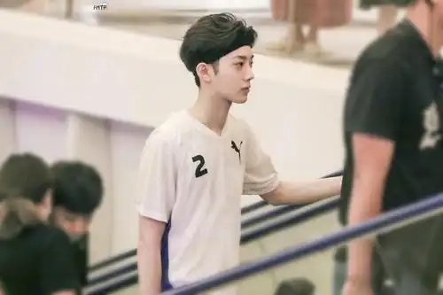 赖冠霖小时候太可爱了吧