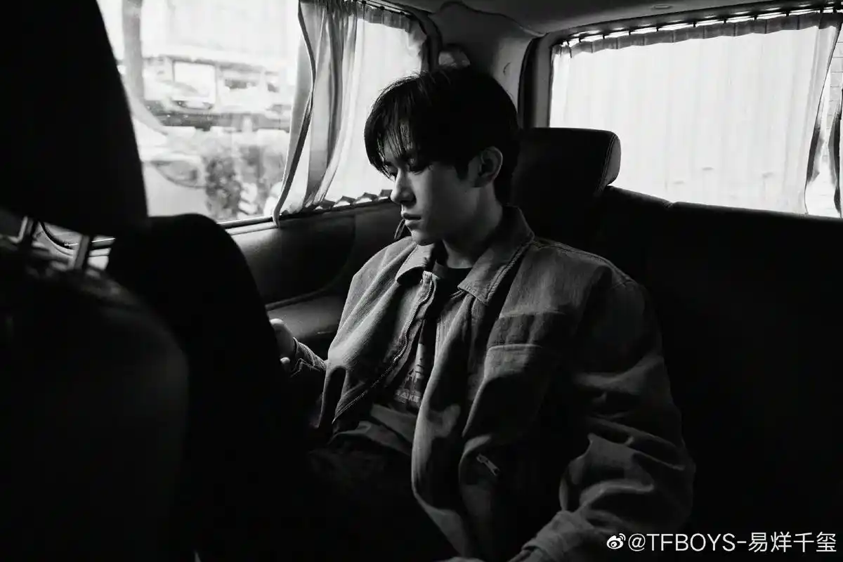 易烊千玺 #易烊千玺壁纸 玺子哥,嘻嘻 - 抖音