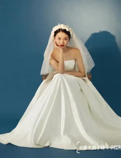 属于自己的婚纱照我的天才女友