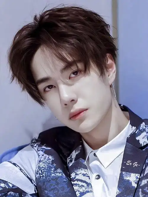 原创王一博获安踏独宠!品牌以高价成功签约,不惜踢走待爆顶流