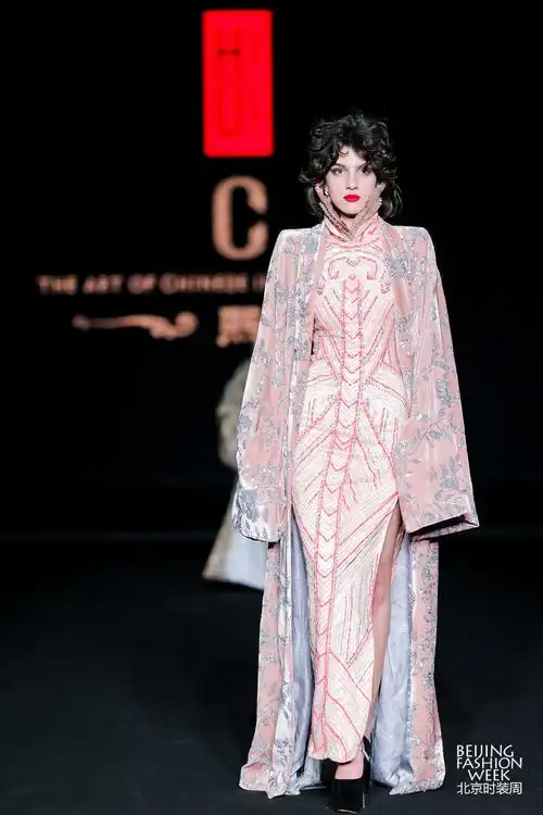 在北京时装周看了一场旗袍秀,才发现中式旗袍上的民族文化原来这么有
